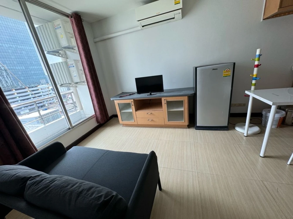 Baan Pathumwan 2 bedroom for sale, fully furnished, interested, reserve now.