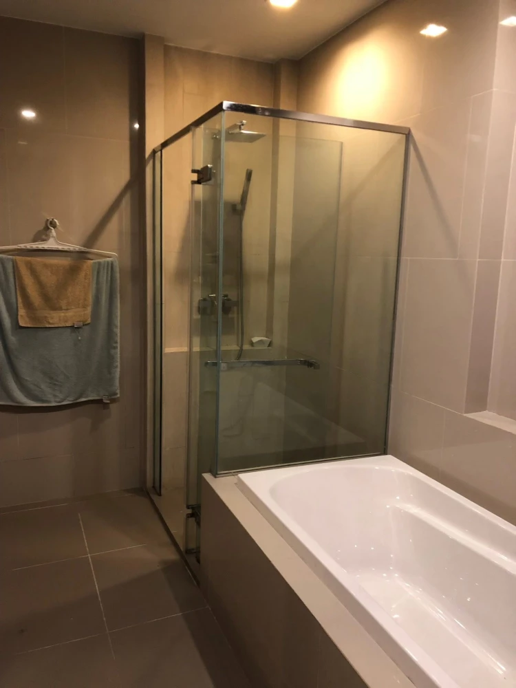Baan Plai Haad condo for sale. Beautifully decorated unit with high-quality built-in furniture. Stunning, unblocked sea view. Book now!