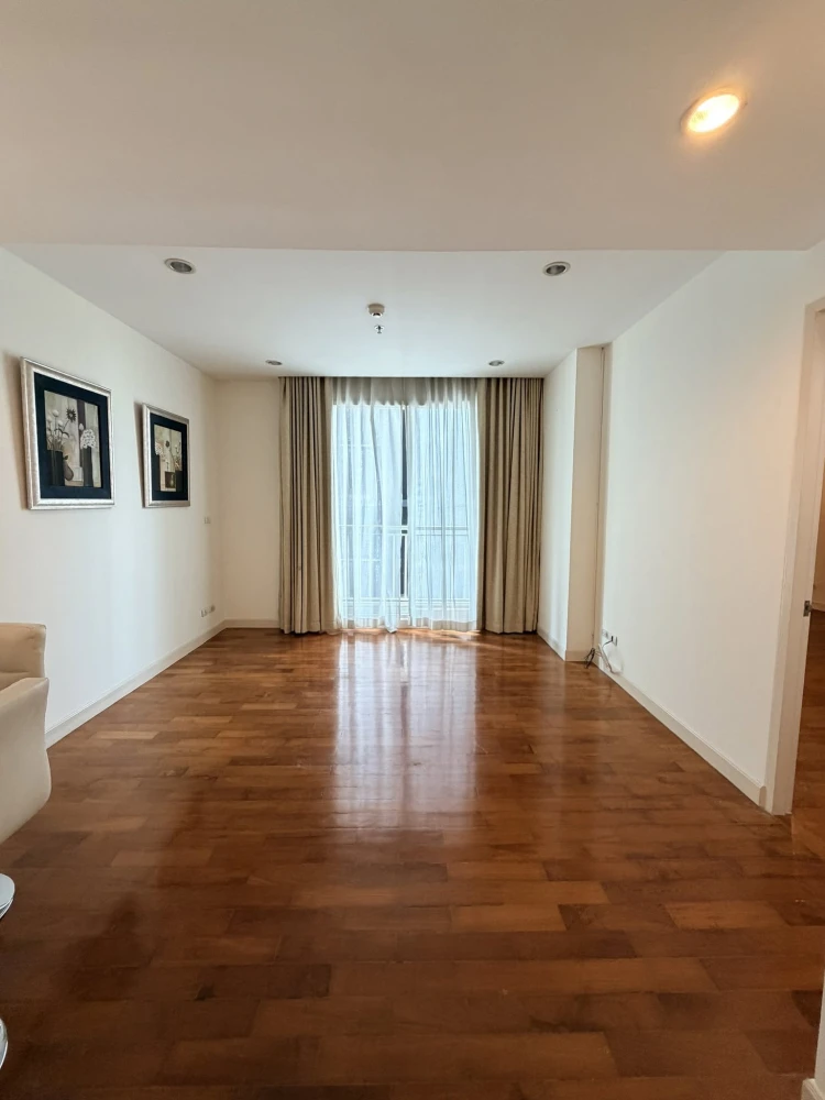 Baan Siri 31 for sale, 7th floor, peaceful view, privacy, clean, airy room, people who like to decorate rooms can't miss it.