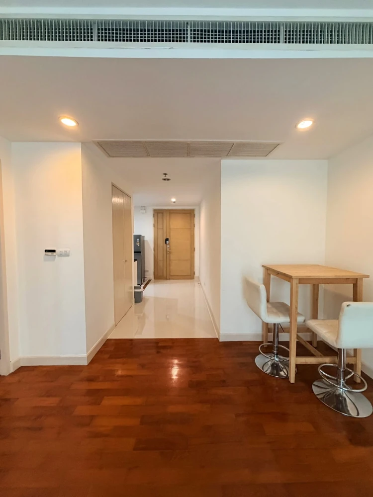 Baan Siri 31 for sale, 7th floor, peaceful view, privacy, clean, airy room, people who like to decorate rooms can't miss it.