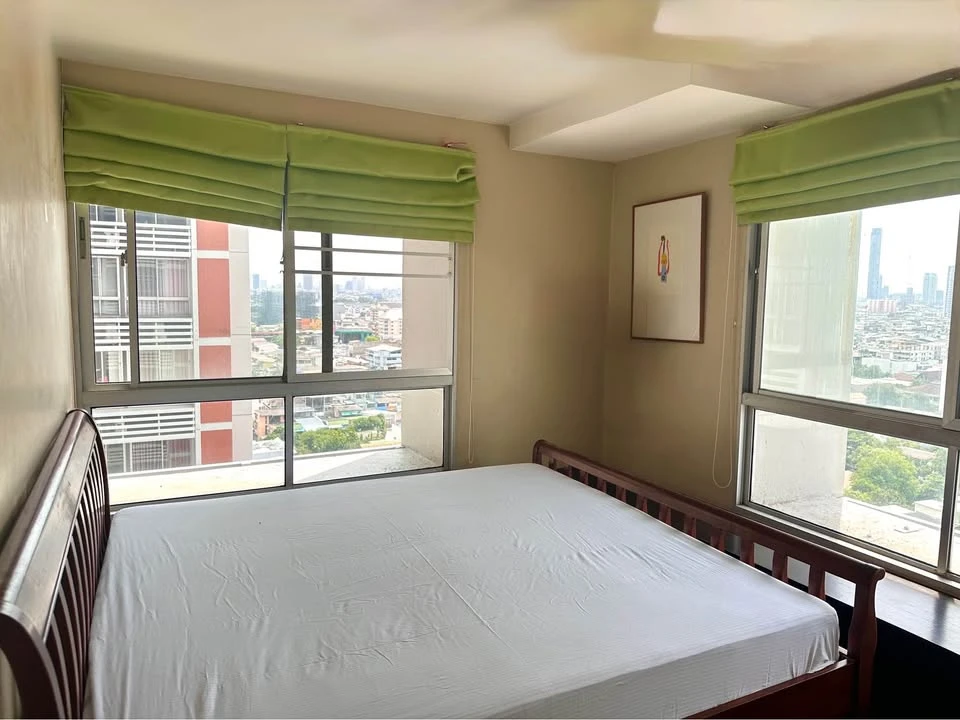 For sale Bangkok Garden, spacious living area with stunning city and garden views. You will regret it if you miss it.