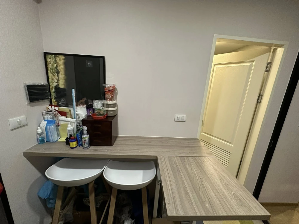Selling/rent Bangkok Horizon Lite @ Phetkasem 48, 5th floor, Building A, *pool view*, fully furnished, ready to move in.