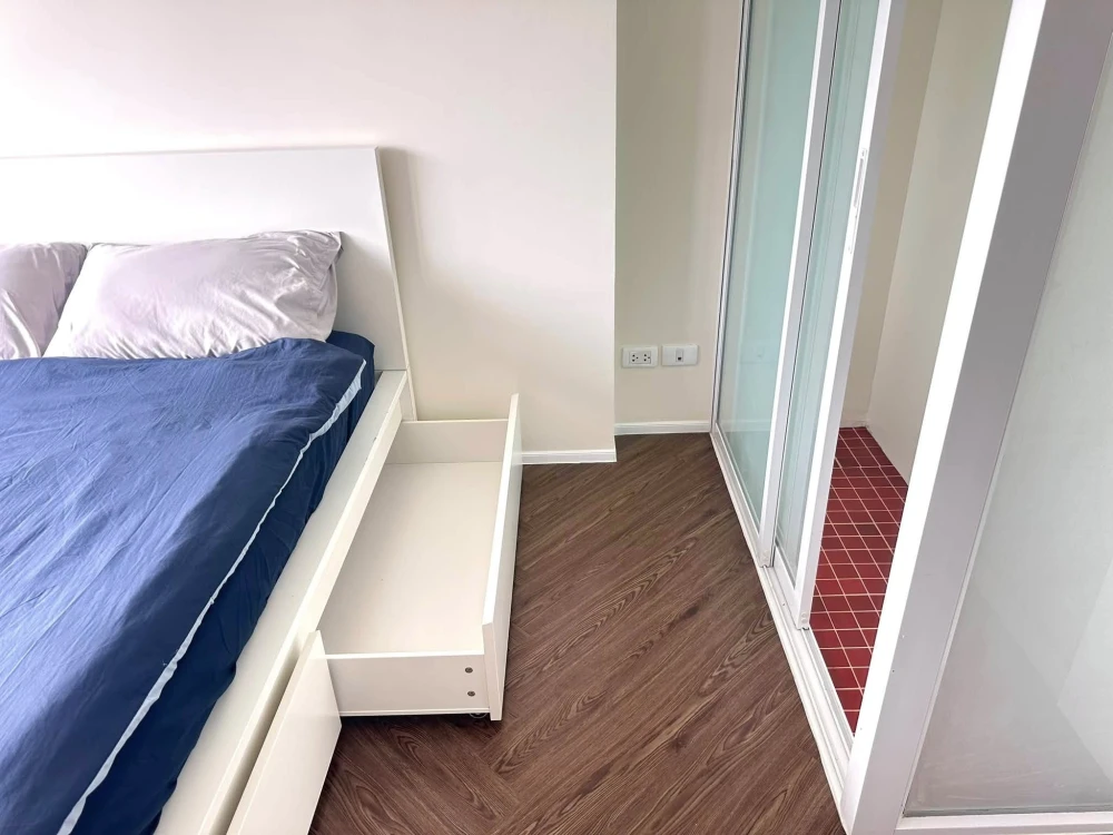 Selling a 1-bedroom unit at Bangkok Horizon Ratchada-Thaphra. Prime location, fully furnished, and stunning river views. Don't miss out!