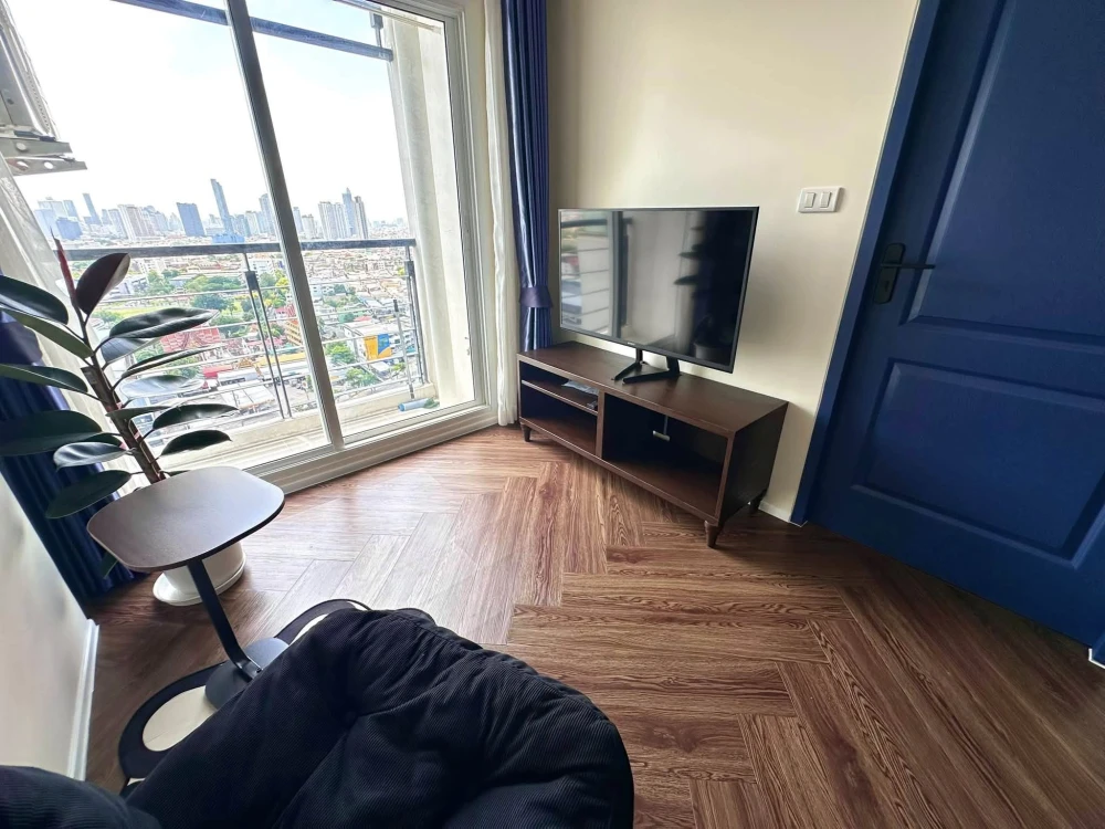 Selling a 1-bedroom unit at Bangkok Horizon Ratchada-Thaphra. Prime location, fully furnished, and stunning river views. Don't miss out!
