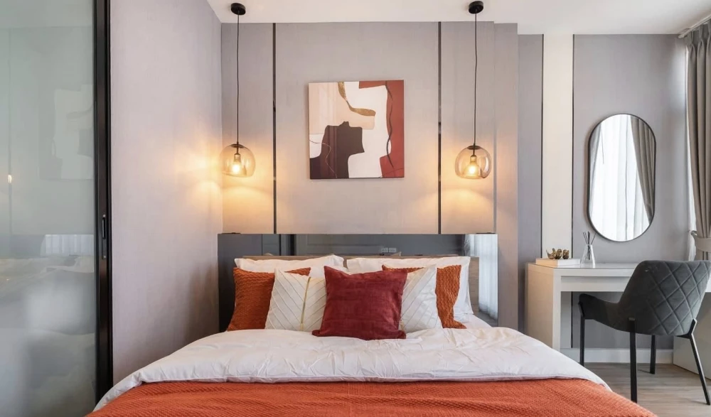 Selling 1-bedroom unit at Bangkok Horizon Sathorn-Narathiwas. Spacious living area and complete amenities. Book now!