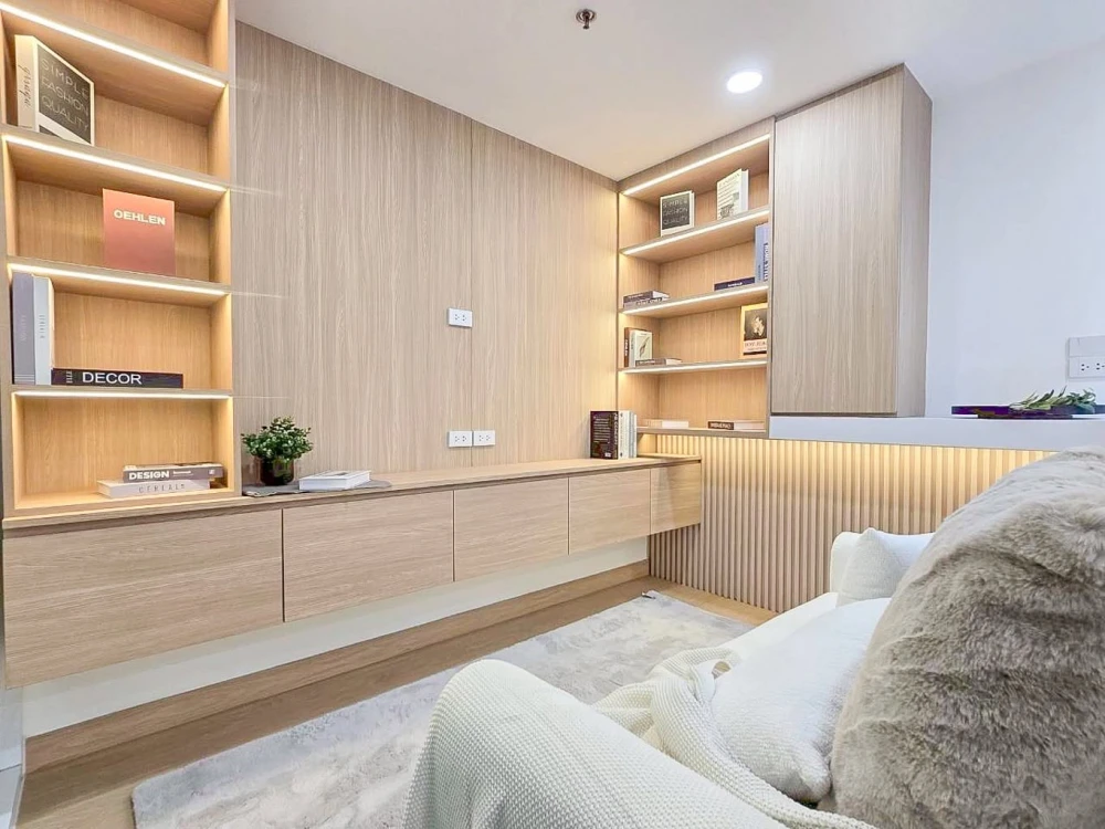 Selling Bangkok Horizon Ramkhamhaeng. The well-designed living space is comfortable and spacious, perfect for those seeking a convenient condo locatio