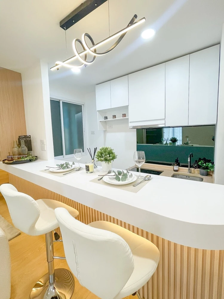 Selling Bangkok Horizon Ramkhamhaeng. The well-designed living space is comfortable and spacious, perfect for those seeking a convenient condo locatio