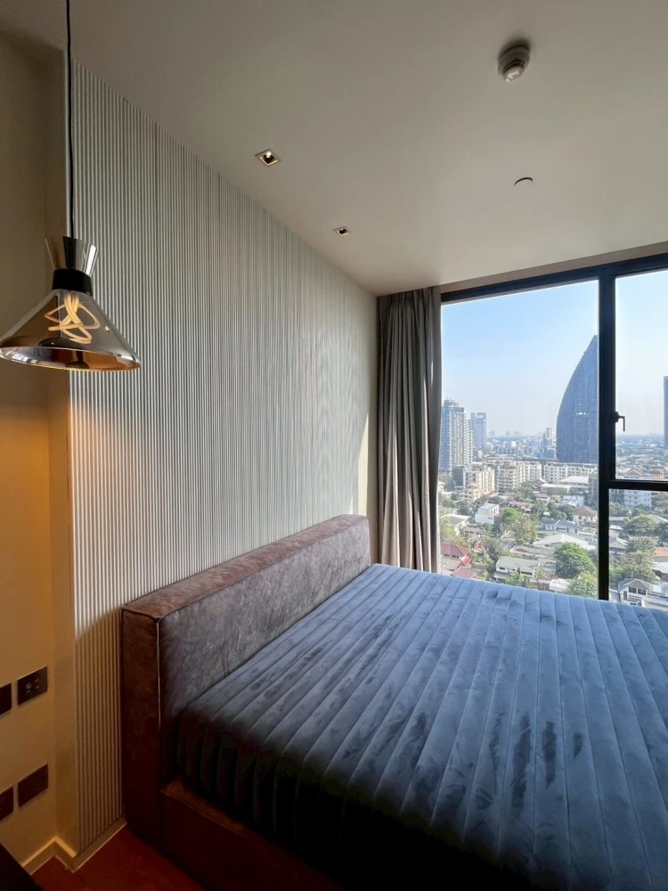 Selling Beatniq Sukhumvit 32 unit, fully furnished with appliances, high floor, great location! Book now before it's too late!!! **
