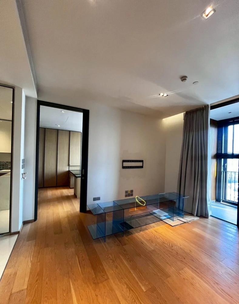 Selling Beatniq Sukhumvit 32 unit, fully furnished with appliances, high floor, great location! Book now before it's too late!!! **