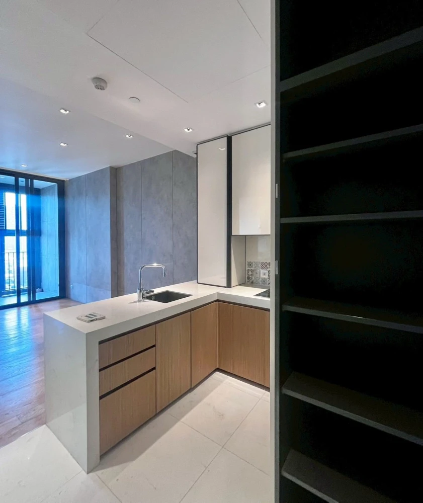Selling Beatniq Sukhumvit 32 unit, fully furnished with appliances, high floor, great location! Book now before it's too late!!! **