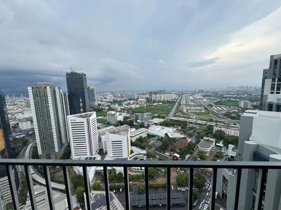 Belle Grand Rama 9 for sale, beautiful view, quiet, not on the main road, very spacious area, hurry to reserve before it's gone.