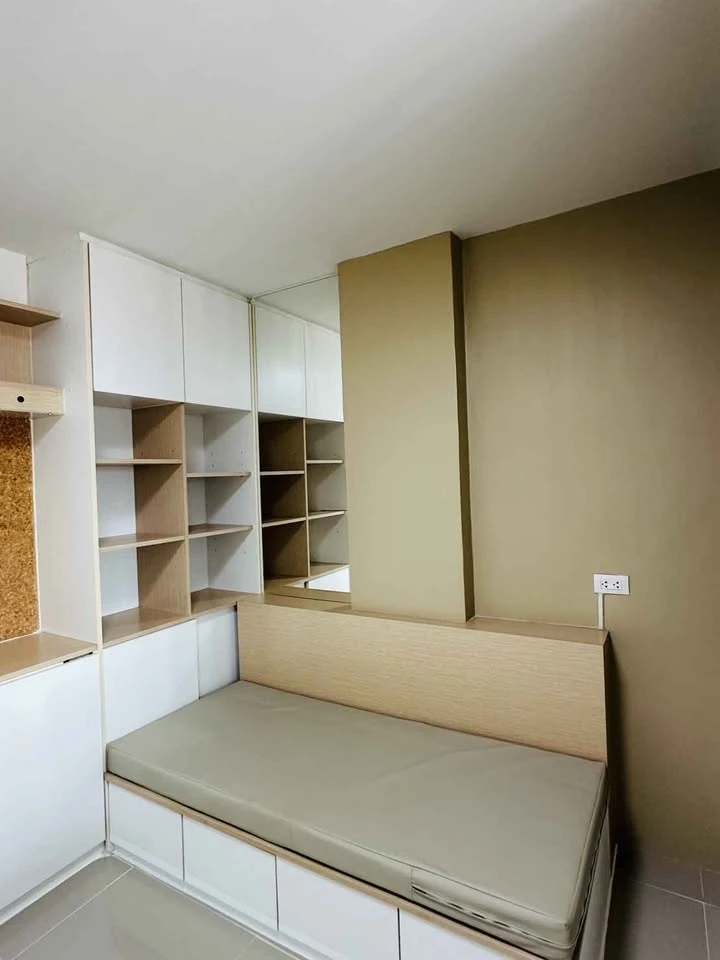 Beston Condo for sale, 1 corner room, open view, no buildings blocking, airy, comfortable, built-in furniture throughout the room, reserve now.