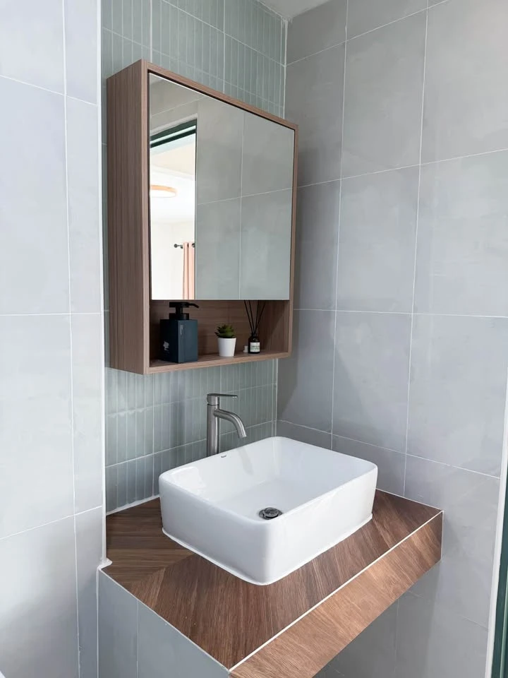 For sale: Beston Condo 2, beautifully decorated in a minimalist style, good location, convenient transportation, swimming pool view. Don't miss it!