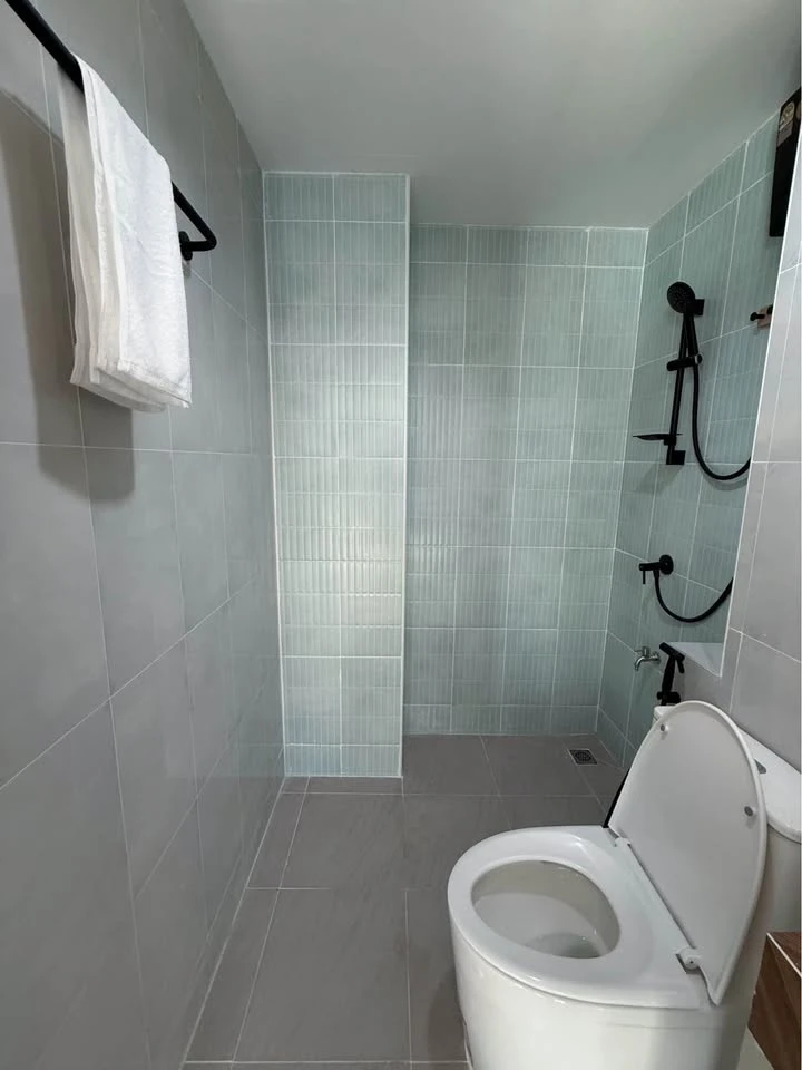 For sale: Beston Condo 2, beautifully decorated in a minimalist style, good location, convenient transportation, swimming pool view. Don't miss it!