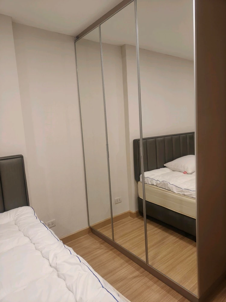 Selling Bless Residence Ekkamai, 8th floor, fully furnished. Book now!