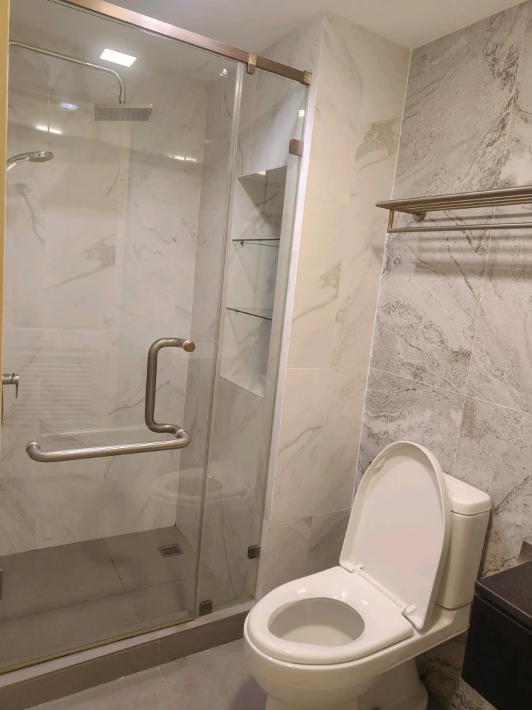 Selling Bless Residence Ekkamai, 8th floor, fully furnished. Book now!