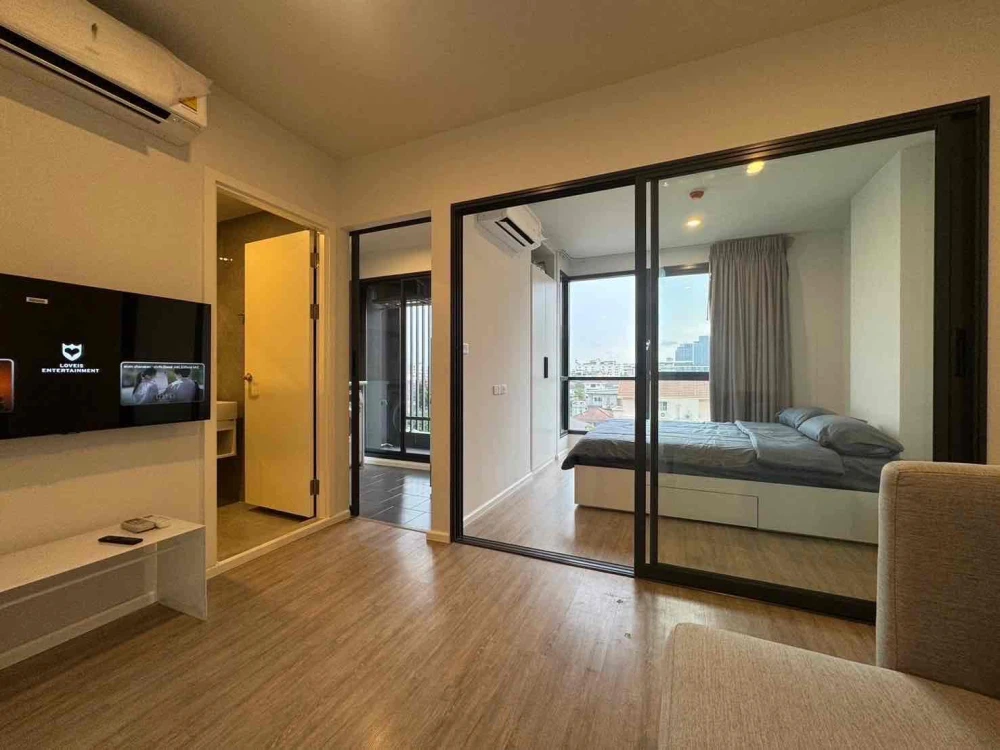 For sale: Blue Sukhumvit 89, clearly divided rooms, furnished and ready to move in. If you don't reserve, you'll miss out.