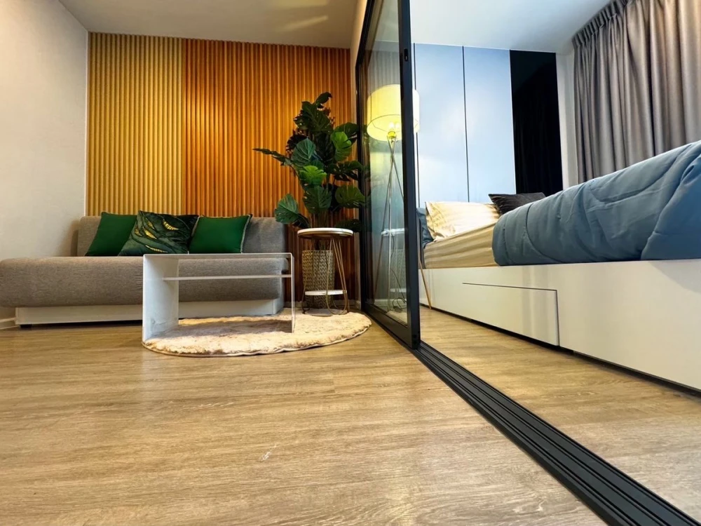 Selling beautiful and comfortable condos at Blue Sukhumvit 89. Fully furnished. Book now!