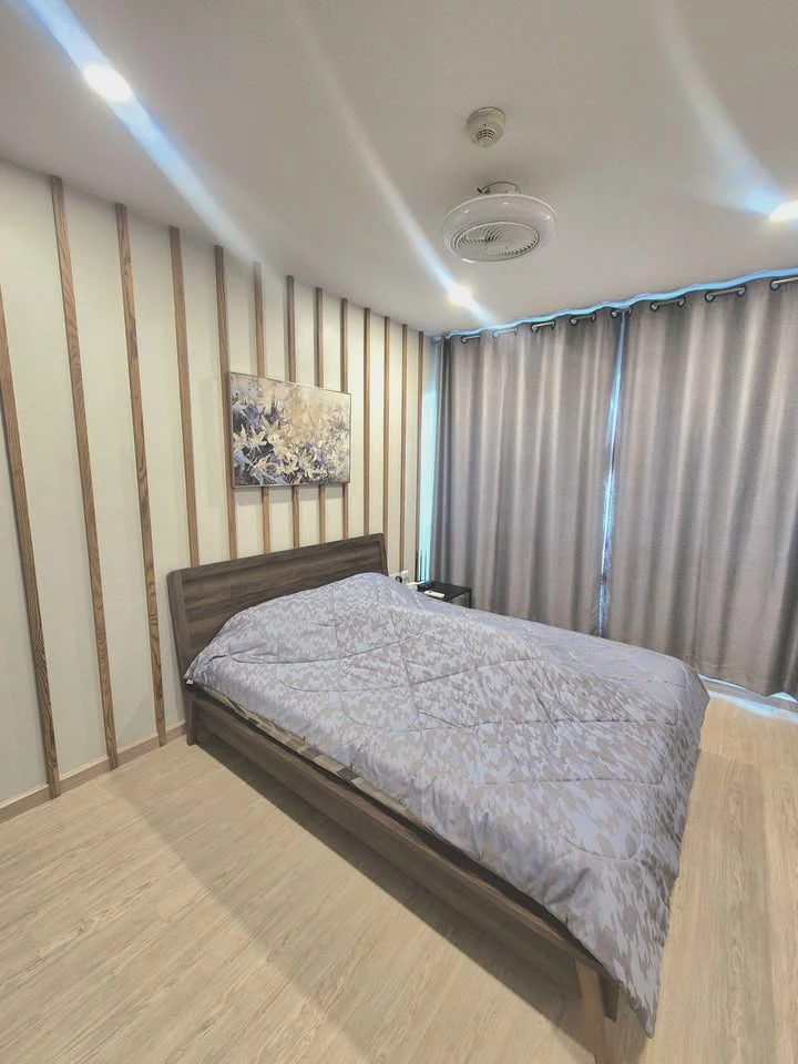 Selling a 2nd floor unit at Bridge Phahonyothin 37. It's shady, doesn't get direct sunlight, and is in pristine condition. 42 sq m. Nicely decorated. images