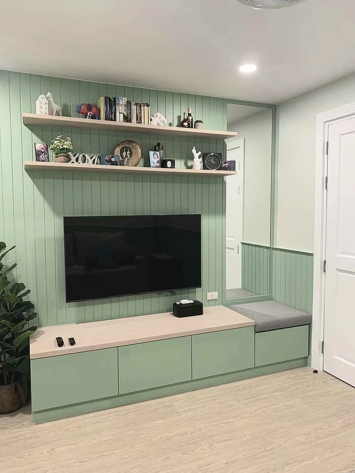Selling a 2nd floor unit at Bridge Phahonyothin 37. It's shady, doesn't get direct sunlight, and is in pristine condition. 42 sq m. Nicely decorated.