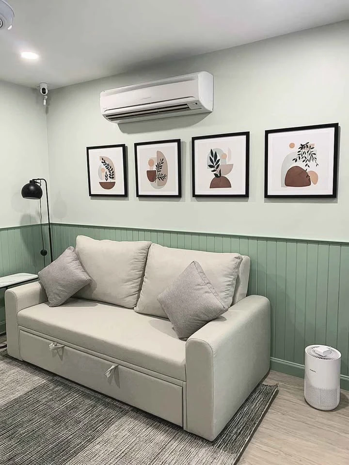Selling a 2nd floor unit at Bridge Phahonyothin 37. It's shady, doesn't get direct sunlight, and is in pristine condition. 42 sq m. Nicely decorated.