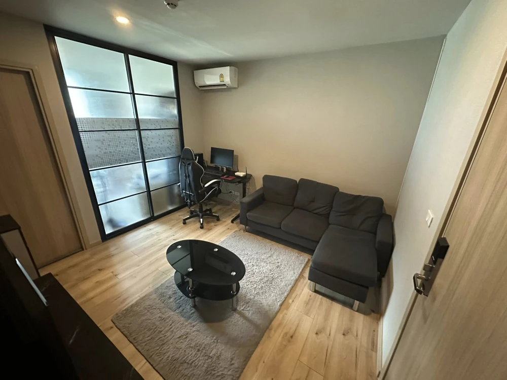 For sale: Brix Condominium, 17th floor, Chao Phraya River view, fully furnished, just bring your bags and move in.