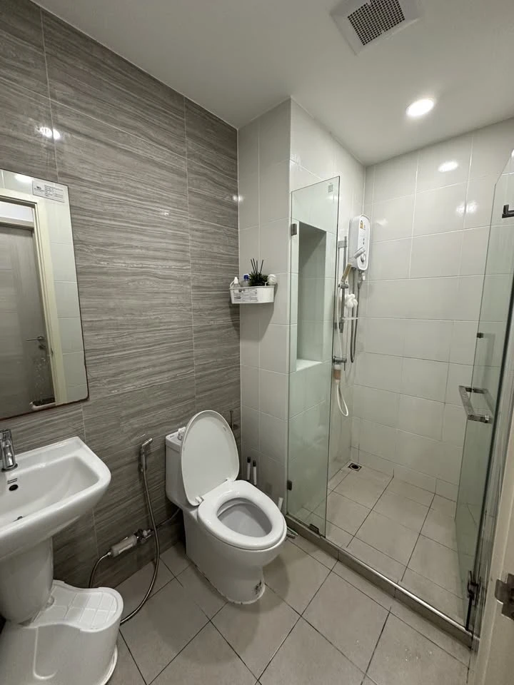 For sale: BROMPTON PET FRIENDLY Sukhumvit 107, pets allowed, very PET FRIENDLY, comes with complete electrical appliances, don't miss out.
