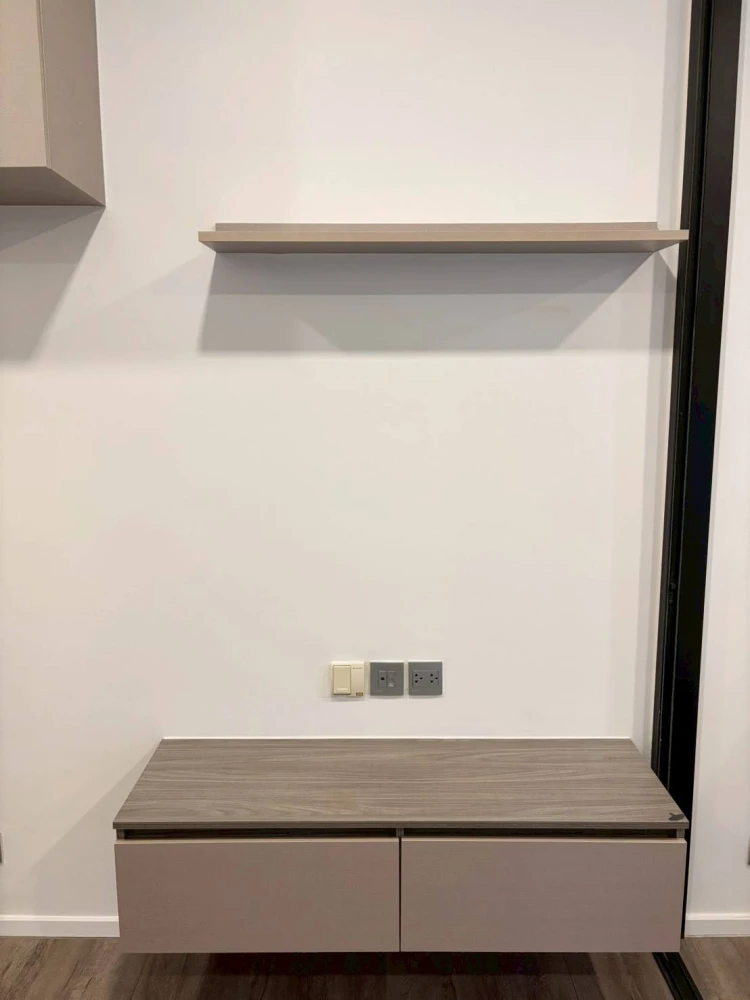 Brown Condo Ratchada 32 for sale: 1 bedroom, 1 bathroom. Great location, convenient transportation, fully furnished. Don't miss out!