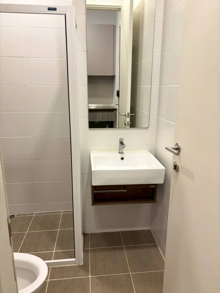 Brown Condo Ratchada 32 for sale: 1 bedroom, 1 bathroom. Great location, convenient transportation, fully furnished. Don't miss out!