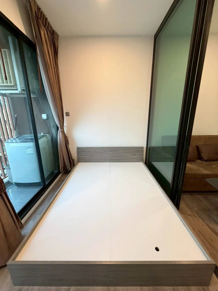 Brown Condo Ratchada 32 for sale: 1 bedroom, 1 bathroom. Great location, convenient transportation, fully furnished. Don't miss out!