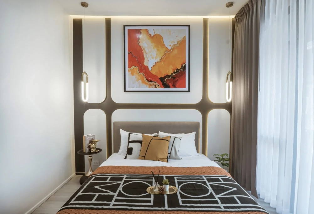Selling Brown Condo Ratchada 32, corner unit, 2 bedrooms, city view, ceiling speakers with Bluetooth sound system. Book now!