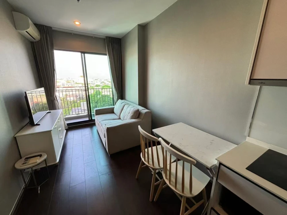 C Ekkamai Condominium for sale. Spacious rooms with ample living space at an attractive price. Book yours today! Don't miss out!