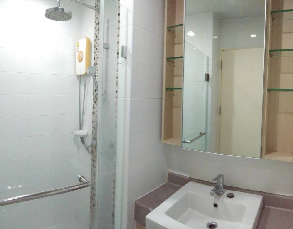 For sale: Casa Condo Ratchada-Ratchaphruek, 8th floor, comes with complete furniture and appliances. Reserve now, urgently.