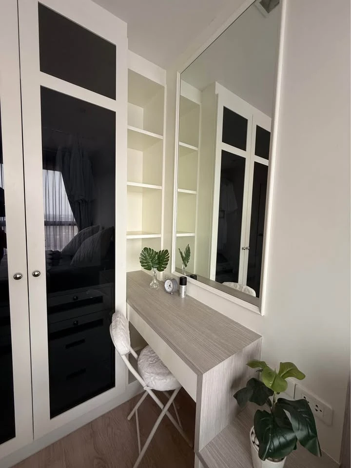 CASA CONDO for sale in Bang Yai. Beautiful room, great condition, fully furnished. Don't miss out! Contact us to discuss further!