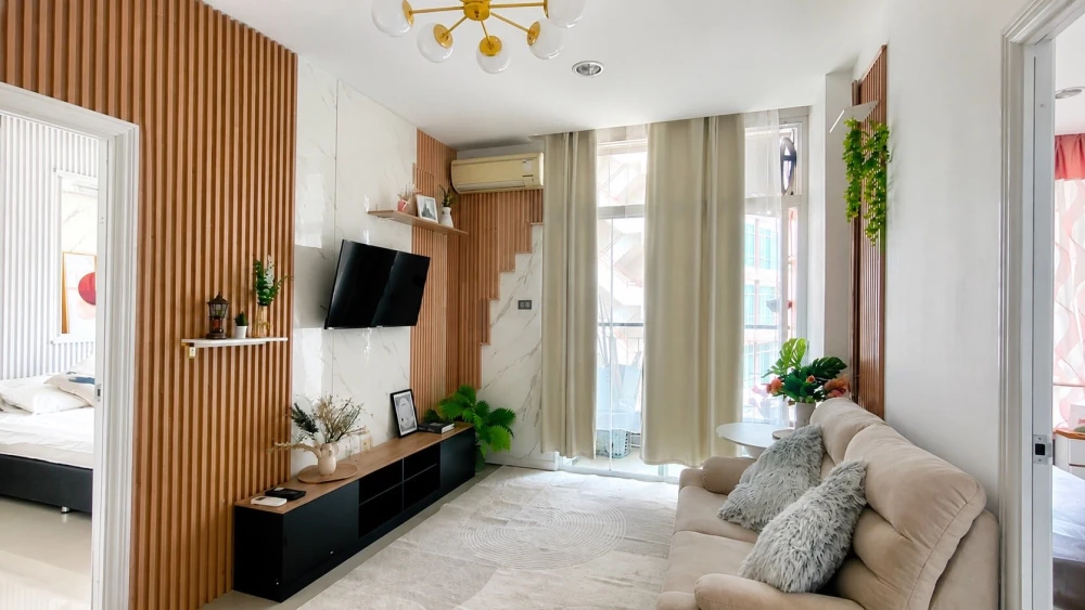 CC Condominium for sale. 1 beautifully decorated unit with high-quality built-in furniture. Complete amenities. Book now!