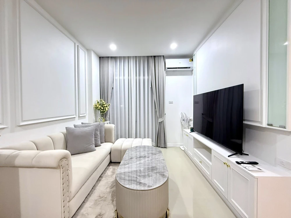 CC Condominium 1 for sale. Fully furnished with built-in furniture and appliances. Clean white decor, very comfortable and inviting.