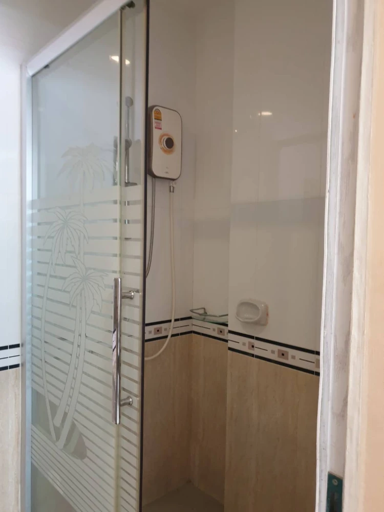 For sale: CC Condominium 2, 1 bedroom, 1 bathroom, 4th floor, fully furnished, reserve now.