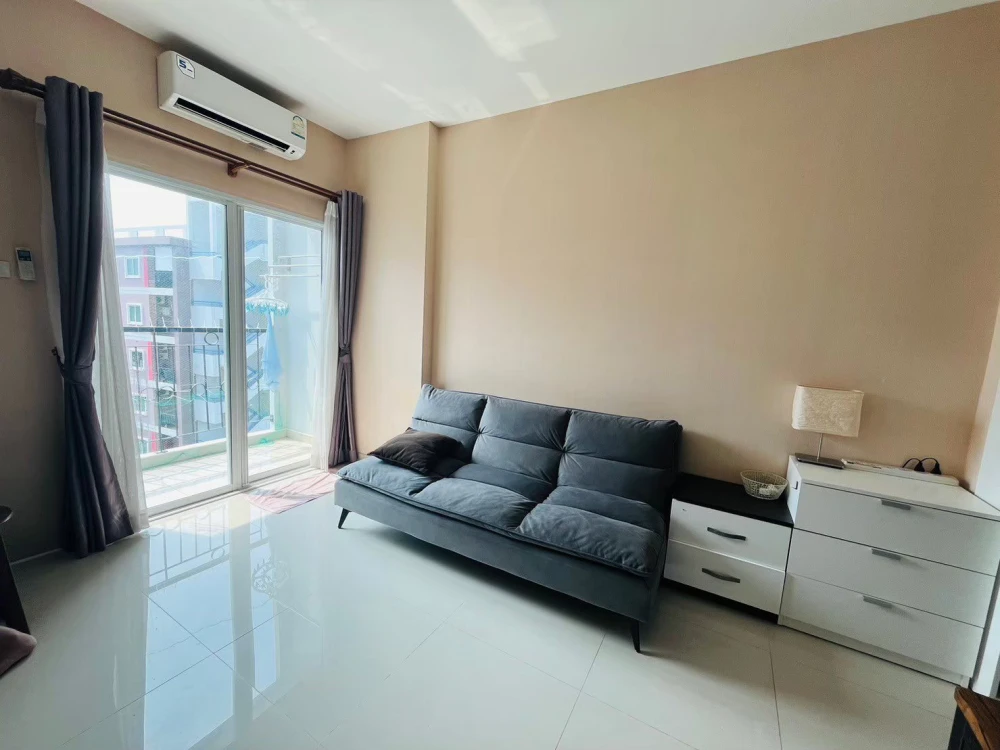 For sale: CC Condominium 2, 1 bedroom, 1 bathroom, good location, fully furnished. Good like this, hurry and reserve now.