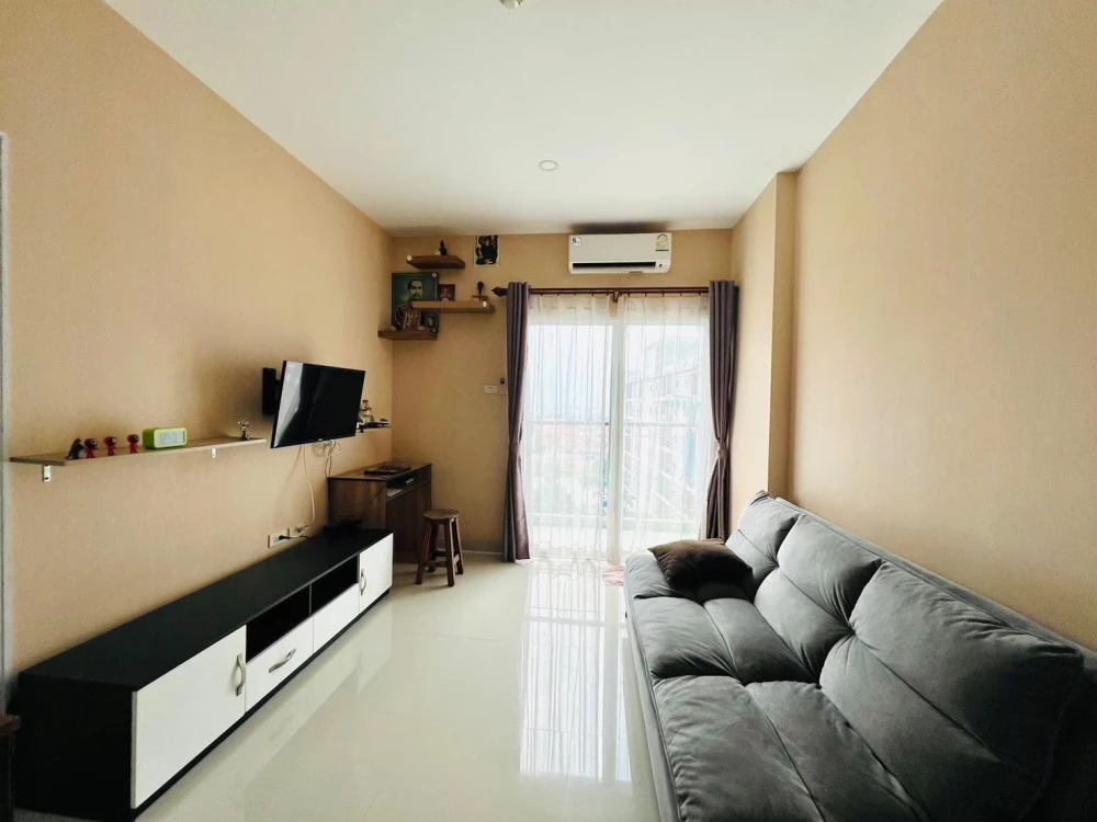 For sale: CC Condominium 2, 1 bedroom, 1 bathroom, good location, fully furnished. Good like this, hurry and reserve now.