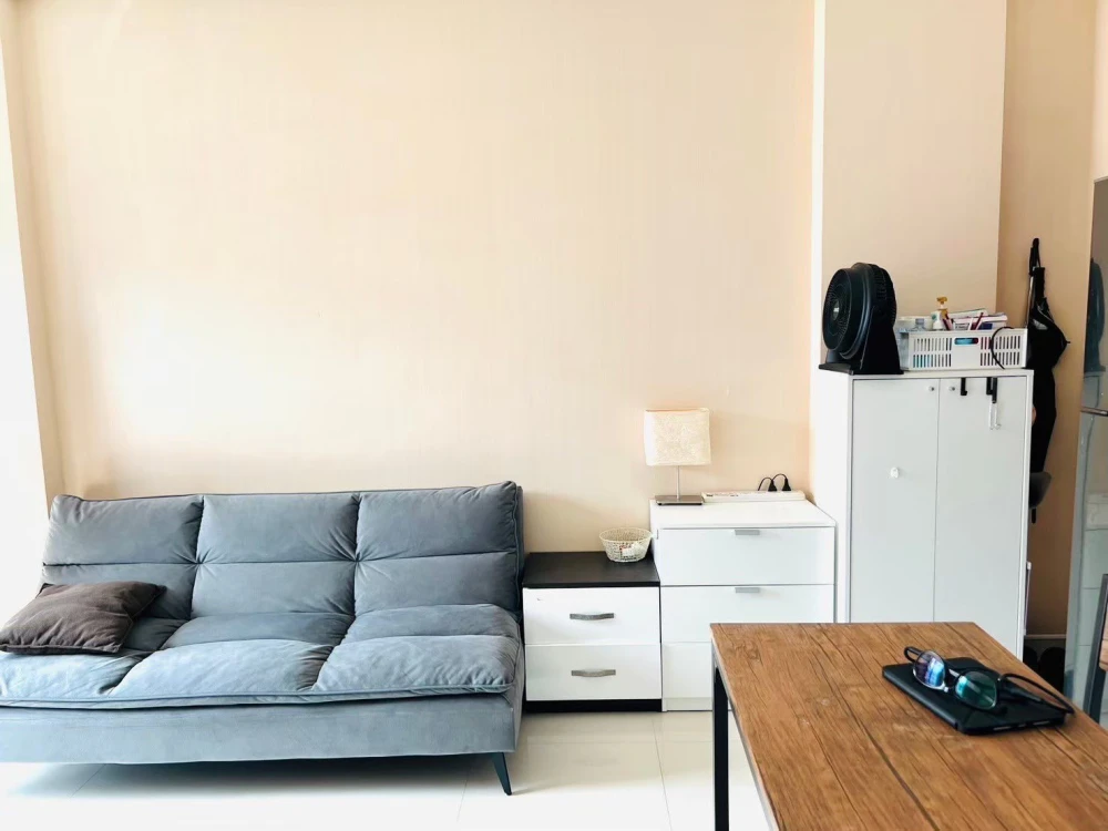 For sale: CC Condominium 2, 1 bedroom, 1 bathroom, good location, fully furnished. Good like this, hurry and reserve now.