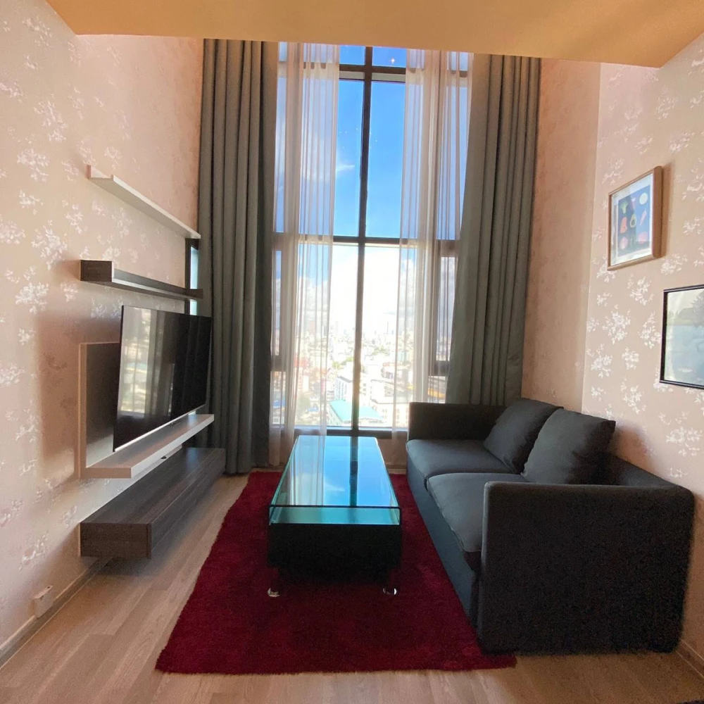 Selling Centric Ratchada–Huai Khwang, 20th floor, fully furnished and ready to move in. Book now!