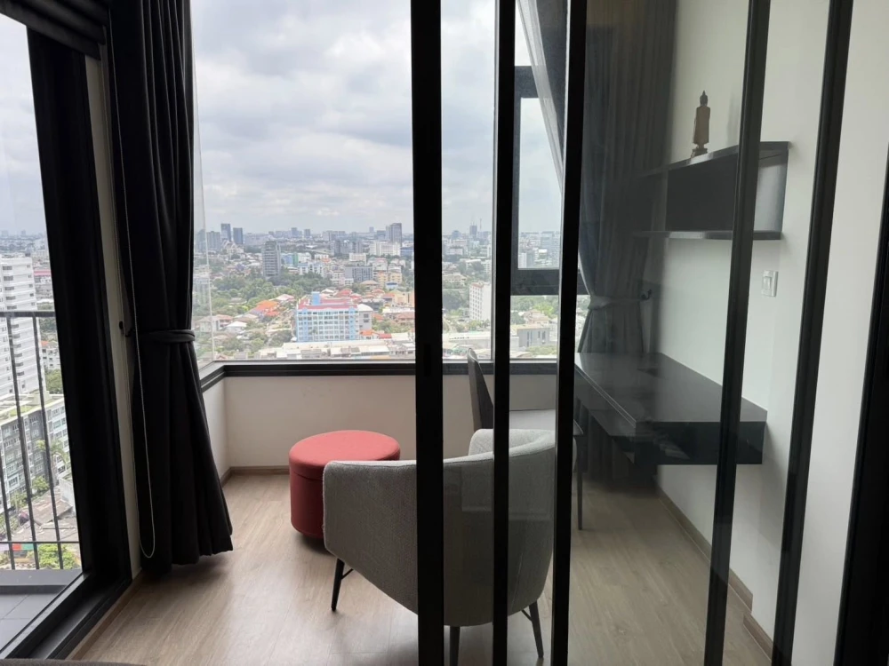 Centric Ratchayothin for sale, ready to move in, fully furnished, high floor, north-facing room, reserve now.