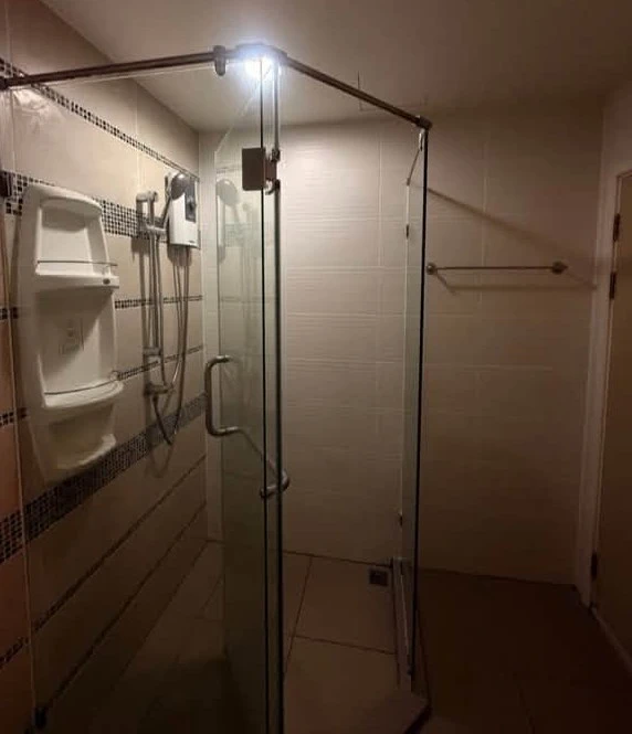 Selling a lovely Centric Sathorn St. Louis condo. It comes fully furnished; just bring your suitcase and move in!