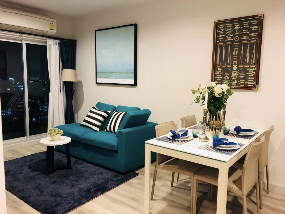 Selling Centric Sea Pattaya, 2-bedroom unit, 25th floor. High floor with stunning views and complete amenities. Book now, don't miss out!