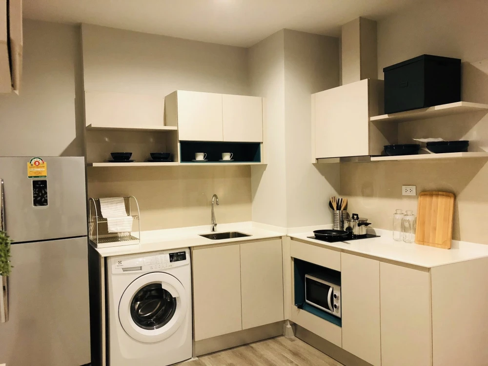 Selling Centric Sea Pattaya, 2-bedroom unit, 25th floor. High floor with stunning views and complete amenities. Book now, don't miss out!