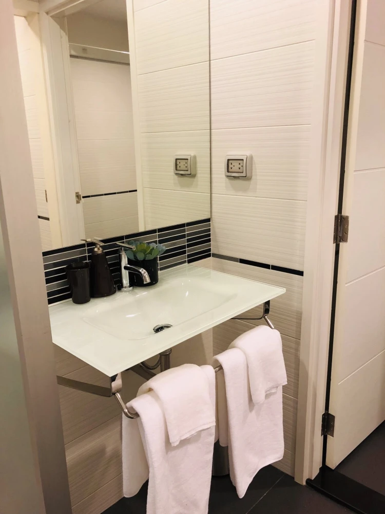 Selling Centric Sea Pattaya, 2-bedroom unit, 25th floor. High floor with stunning views and complete amenities. Book now, don't miss out!