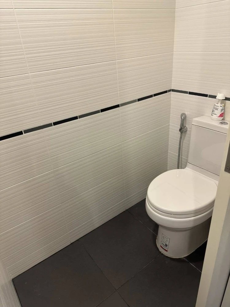 Centric Sea for sale, spacious room with lots of usable space, decorated in a controlled tone, with beautiful wallpaper. Don't miss it!