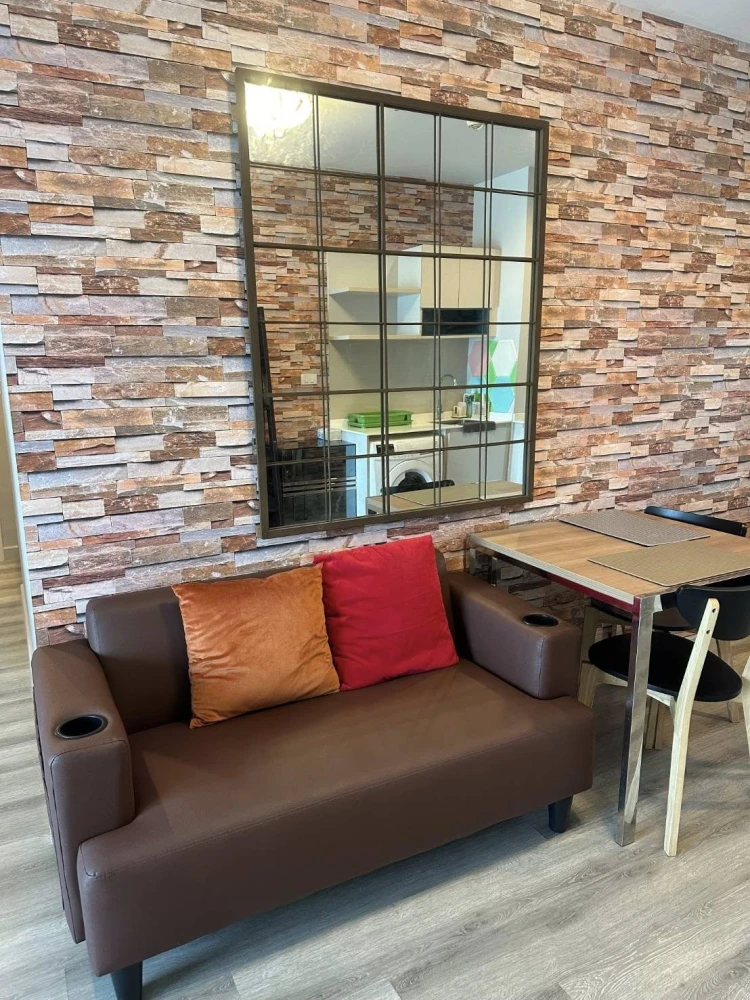 Centric Sea for sale, spacious room with lots of usable space, decorated in a controlled tone, with beautiful wallpaper. Don't miss it!
