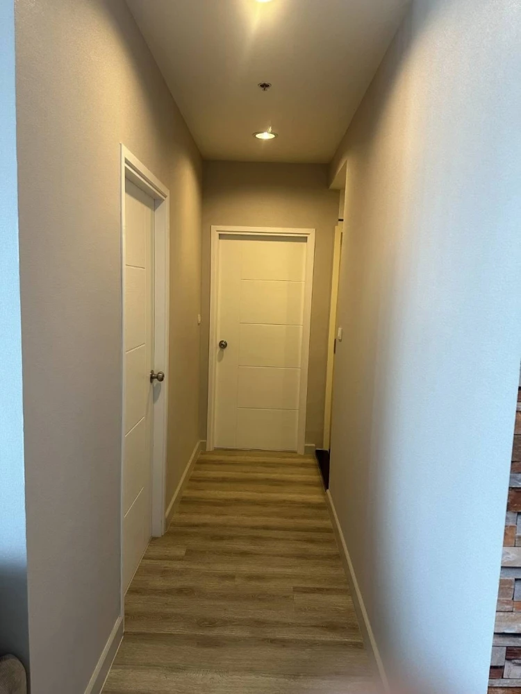 Centric Sea for sale, spacious room with lots of usable space, decorated in a controlled tone, with beautiful wallpaper. Don't miss it!