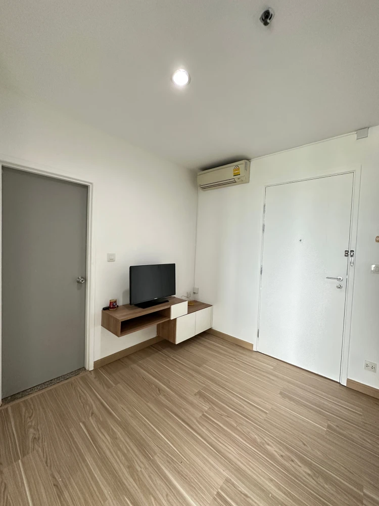 For Sale: Centric Tiwanon Station, 32nd floor, corner unit. Fully furnished and ready to move in—book now.
